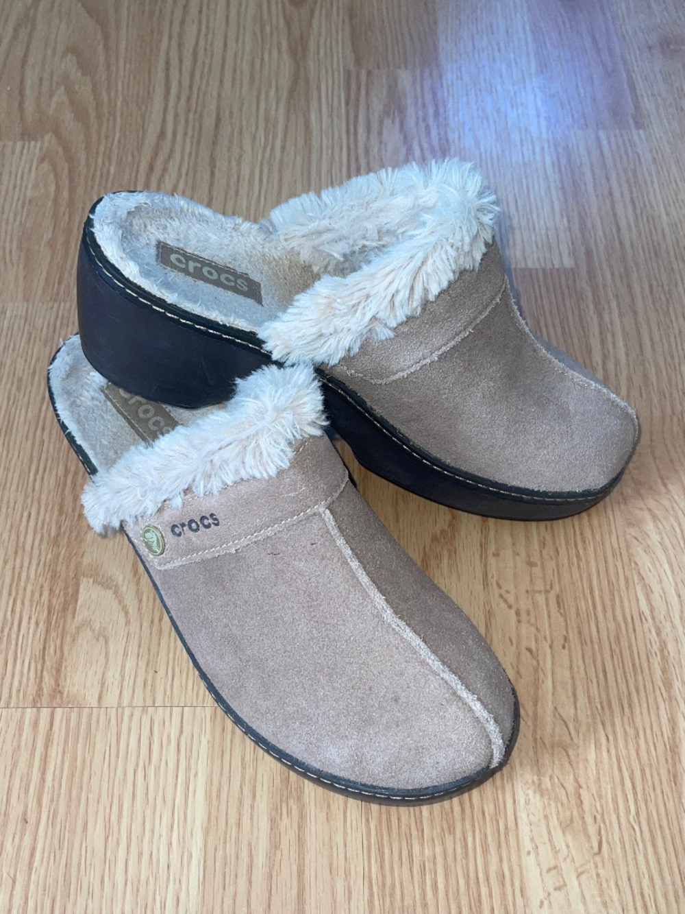 Crocs Tan Suede Faux Fur Lined Slip On Heeled Clogs Mule‎ Size 9